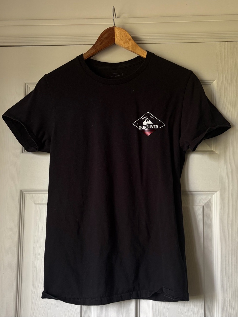 Quiksilver Black Graphic Baby Tee Fitted T-Shirt Small